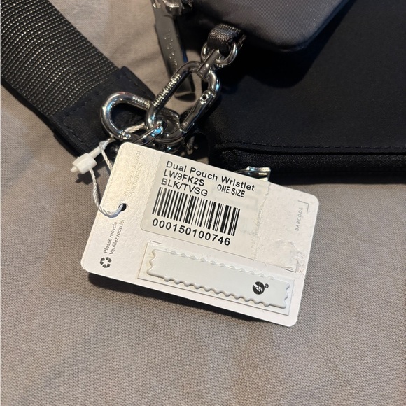 Lululemon Black Wristlet Set - Picture 2 of 3